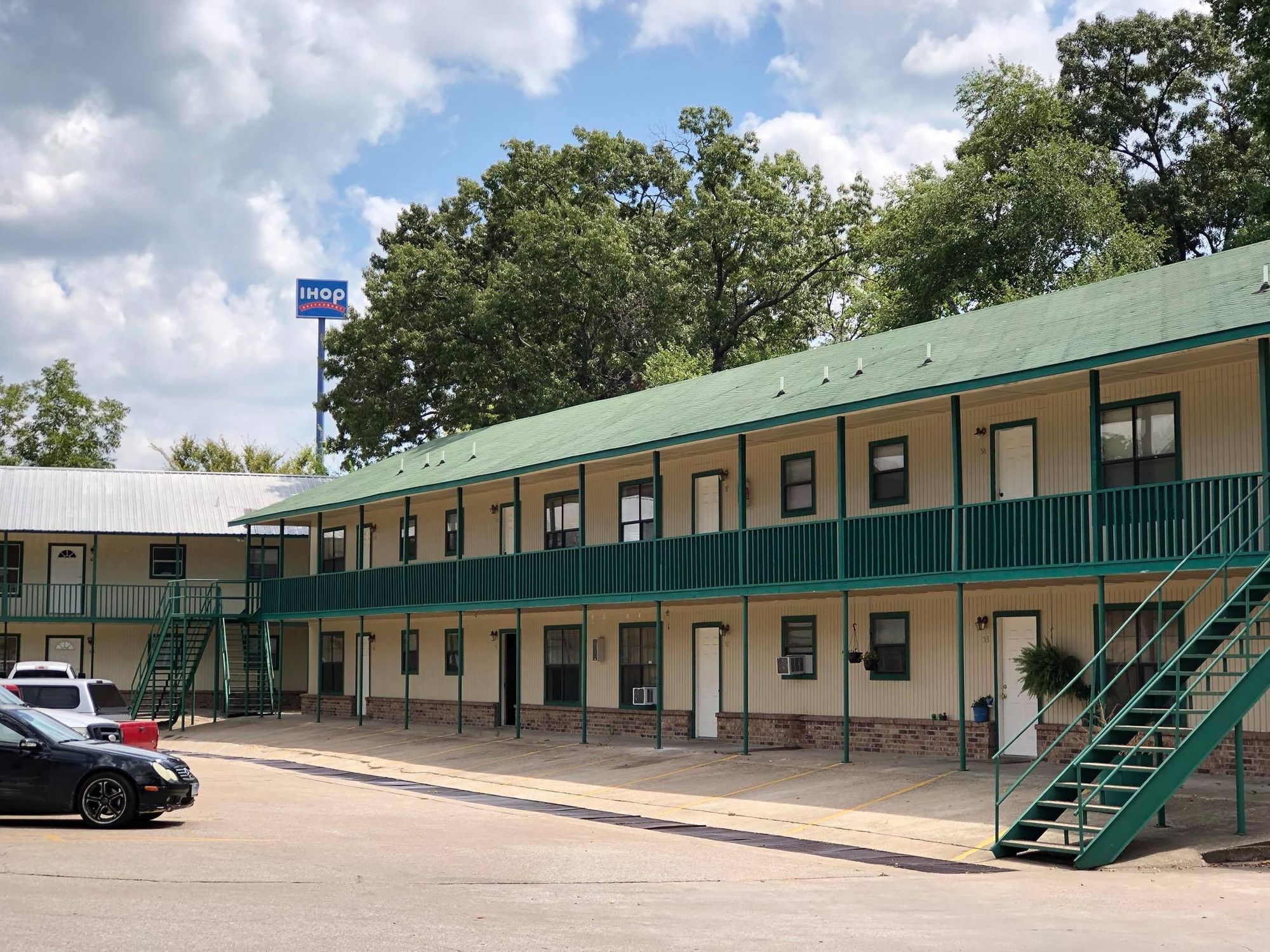 Cedar Knoll Apartments Waller Group